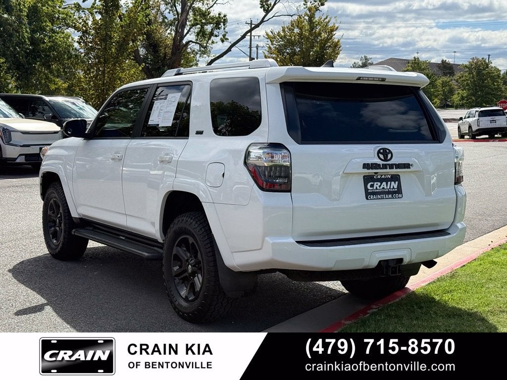 2018 Toyota 4Runner SR5 - 4WD / CLEAN CARFAX