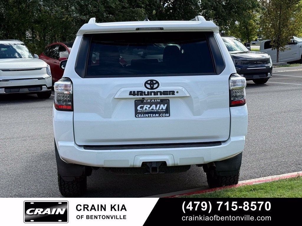2018 Toyota 4Runner SR5 - 4WD / CLEAN CARFAX