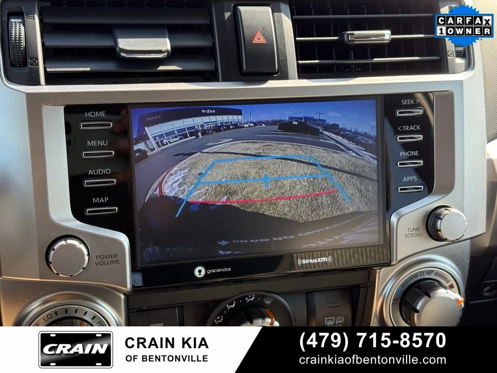 2024 Toyota 4Runner SR5 - 4WD / CLEAN CARFAX / ONE OWNER