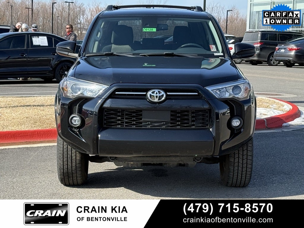 2024 Toyota 4Runner SR5 - 4WD / CLEAN CARFAX / ONE OWNER