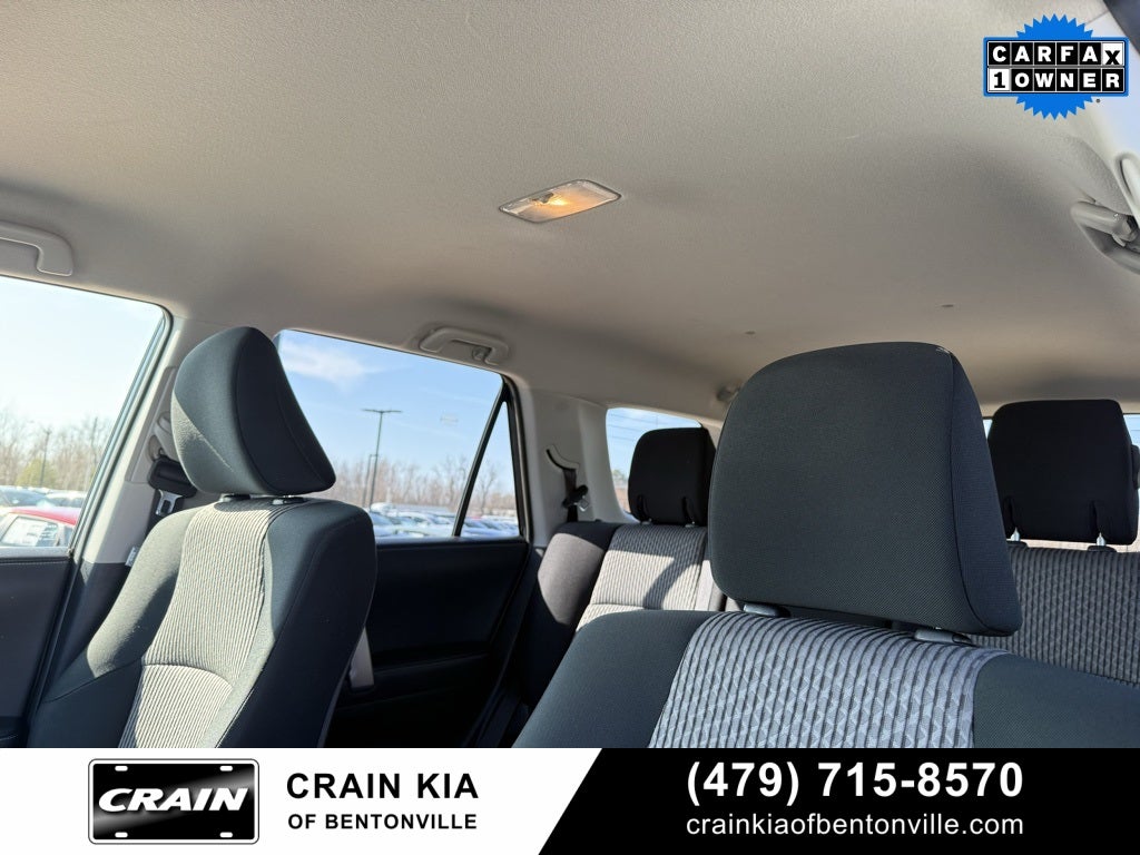 2024 Toyota 4Runner SR5 - 4WD / CLEAN CARFAX / ONE OWNER