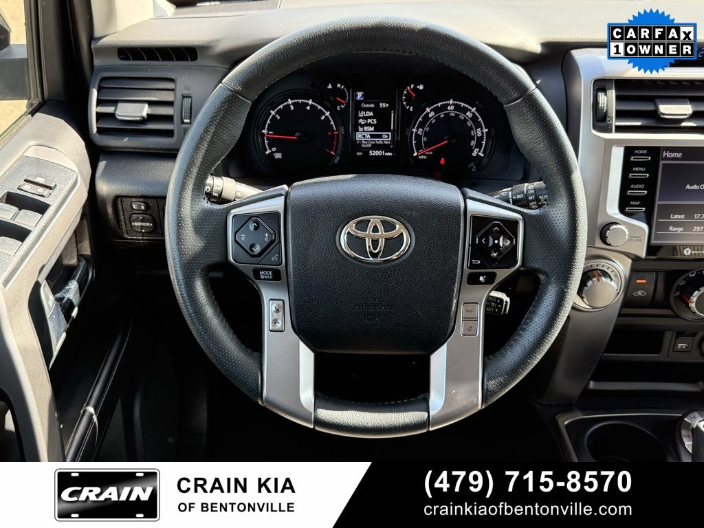 2024 Toyota 4Runner SR5 - 4WD / CLEAN CARFAX / ONE OWNER