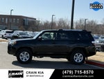 2024 Toyota 4Runner SR5 - 4WD / CLEAN CARFAX / ONE OWNER