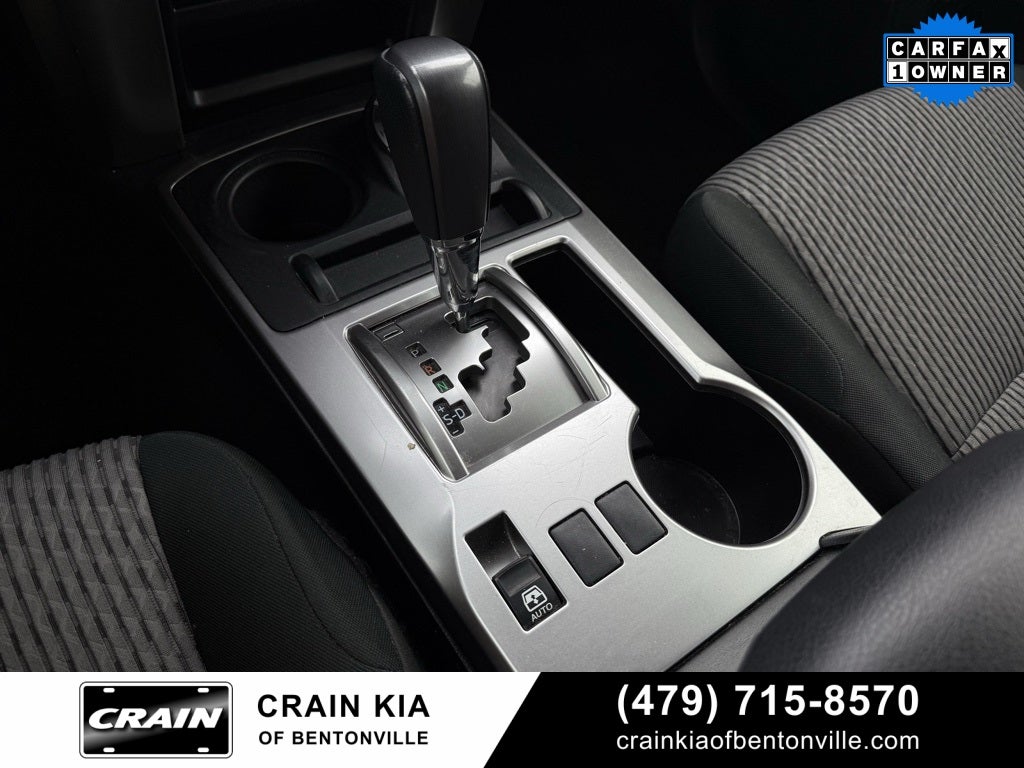 2023 Toyota 4Runner SR5 - 4WD / CLEAN CARFAX / ONE OWNER