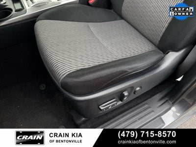 2023 Toyota 4Runner SR5 - 4WD / CLEAN CARFAX / ONE OWNER