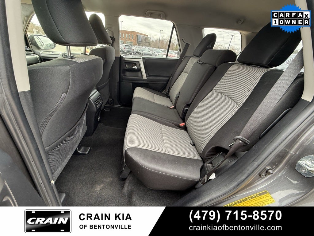 2023 Toyota 4Runner SR5 - 4WD / CLEAN CARFAX / ONE OWNER