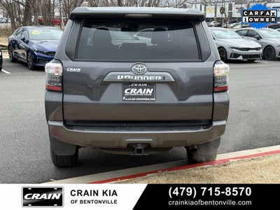 2023 Toyota 4Runner SR5 - 4WD / CLEAN CARFAX / ONE OWNER