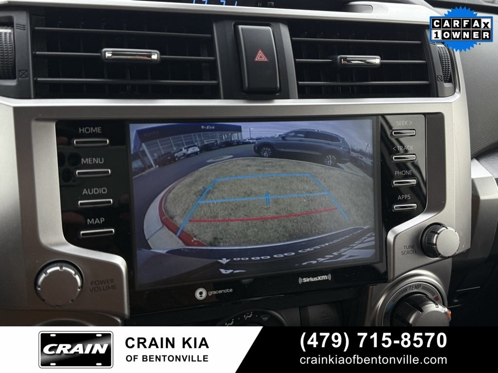 2024 Toyota 4Runner SR5 - 4WD / CLEAN CARFAX / ONE OWNER