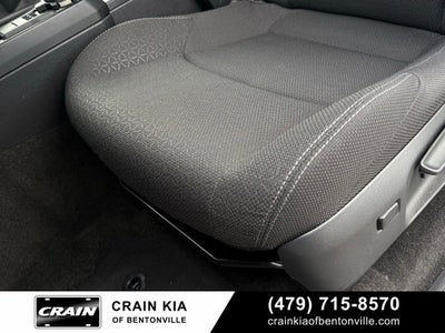 2025 Toyota 4Runner SR5 - 4WD / CLEAN CARFAX / ONE OWNER