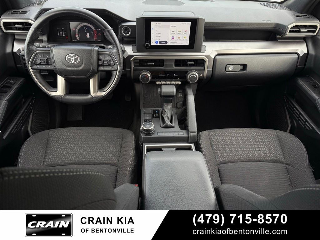2025 Toyota 4Runner SR5 - 4WD / CLEAN CARFAX / ONE OWNER