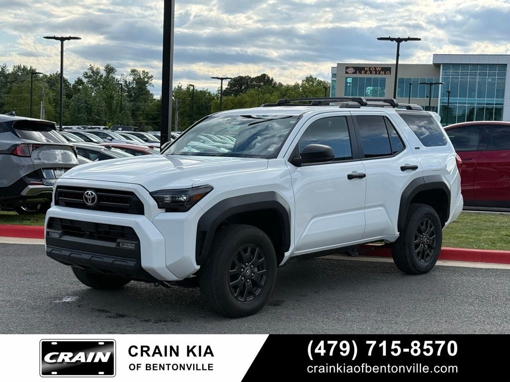 2025 Toyota 4Runner SR5 - 4WD / CLEAN CARFAX / ONE OWNER