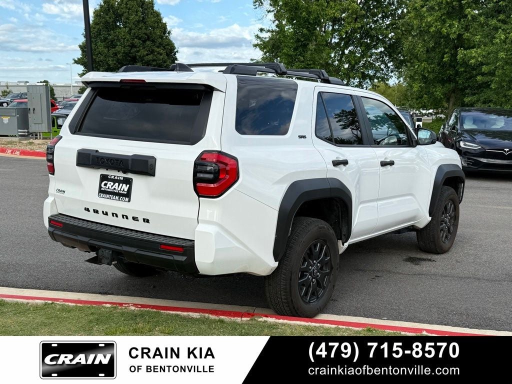 2025 Toyota 4Runner SR5 - 4WD / CLEAN CARFAX / ONE OWNER