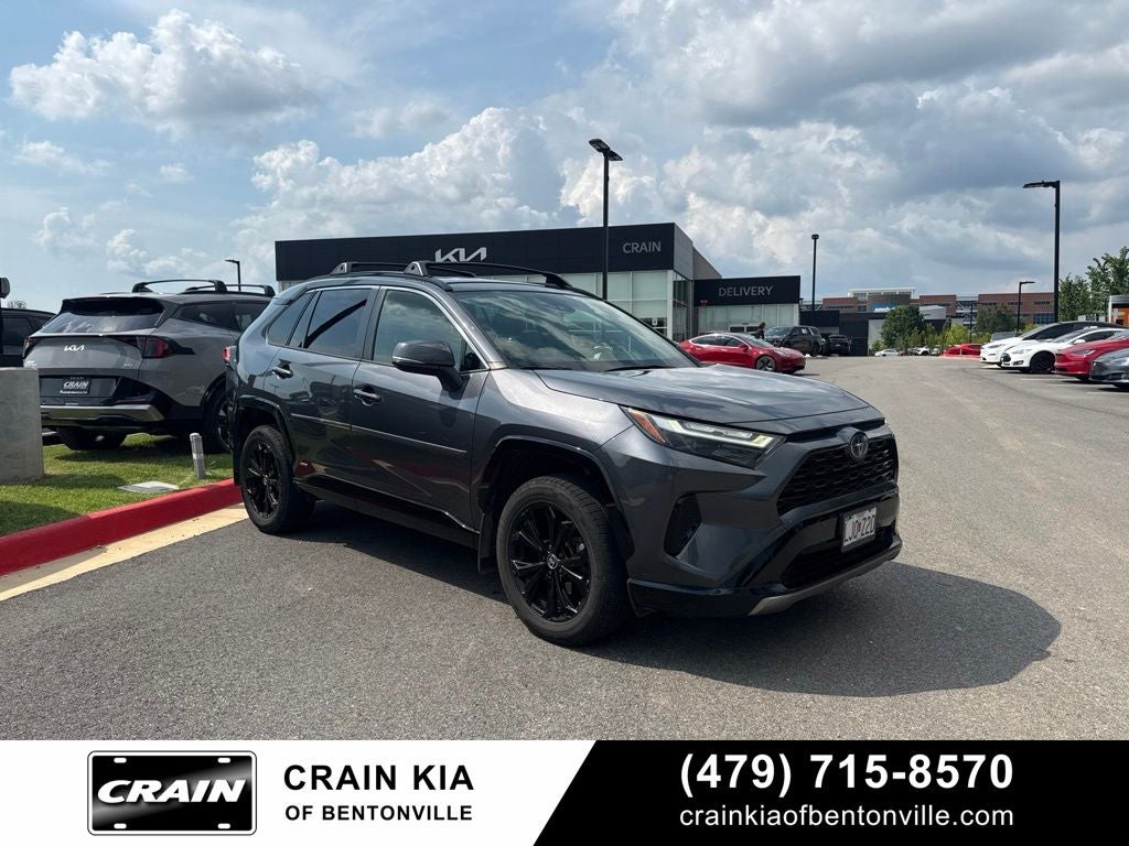 2022 Toyota RAV4 Hybrid SE - AWD / CLEAN CARFAX / ONE OWNER