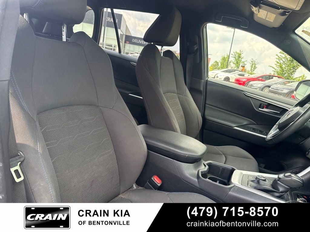2022 Toyota RAV4 Hybrid SE - AWD / CLEAN CARFAX / ONE OWNER