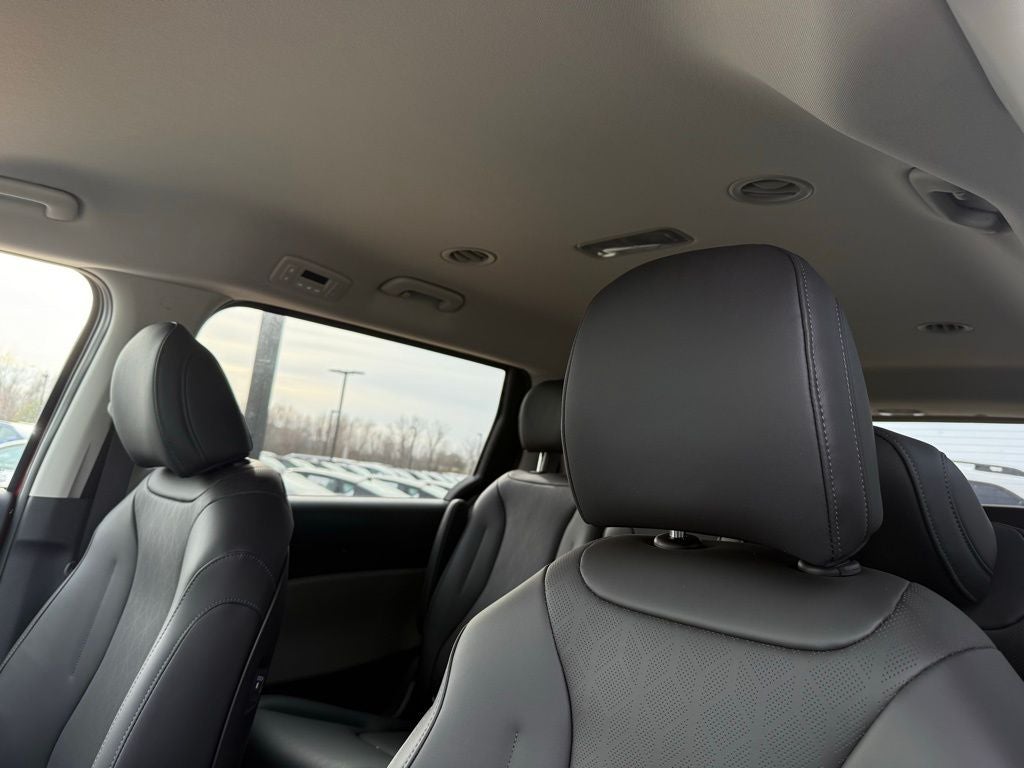 2026 Kia Carnival LXS