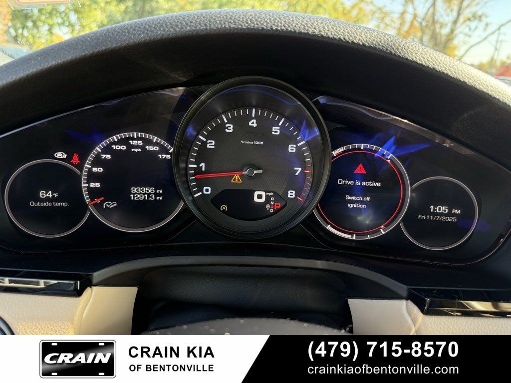 2019 Porsche Cayenne Base - AWD / PANORAMIC SUNROOF / CLEAN CARFAX