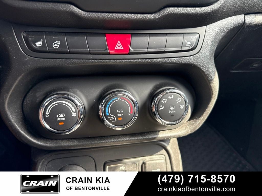 2017 Jeep Renegade Latitude - 4WD / CLEAN CARFAX / DUAL SUNROOF
