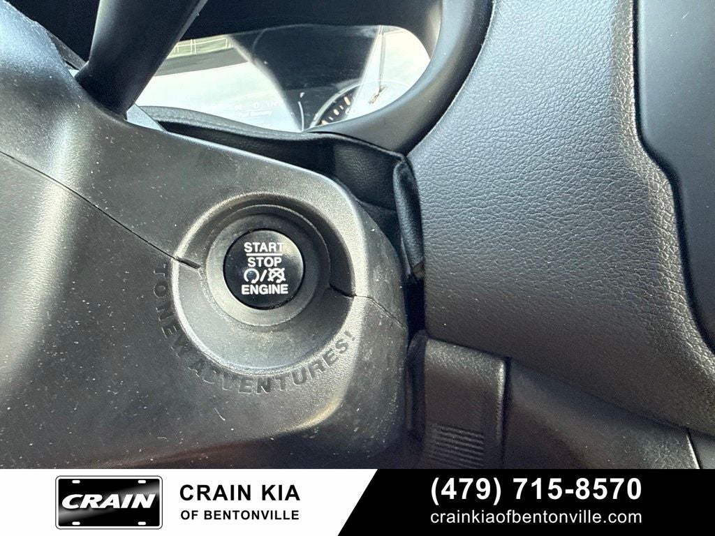 2017 Jeep Renegade Latitude - 4WD / CLEAN CARFAX / DUAL SUNROOF