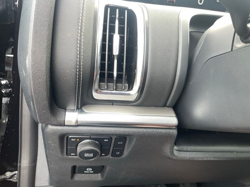 2025 Ford Expedition Max Platinum 4X4 / MOONROOF / HEATED SEATS