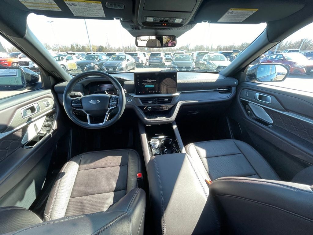 2025 Ford Explorer ST-Line 4X4 / HEATED SEATS / ONE OWNER