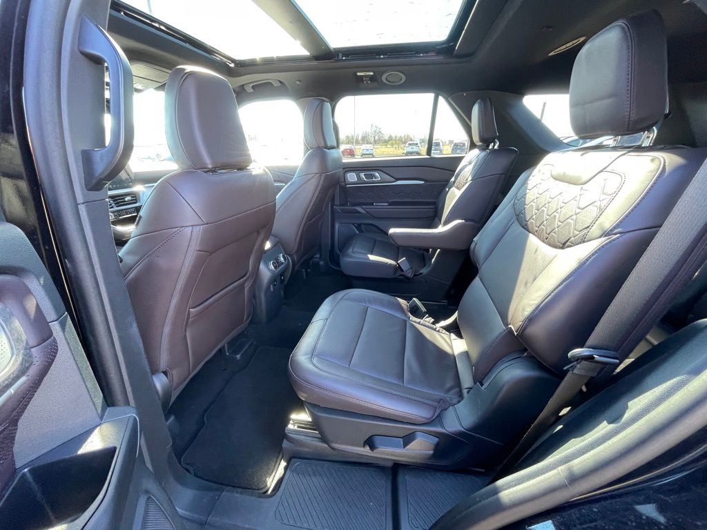 2025 Ford Explorer ST-Line 4X4 / HEATED SEATS / ONE OWNER