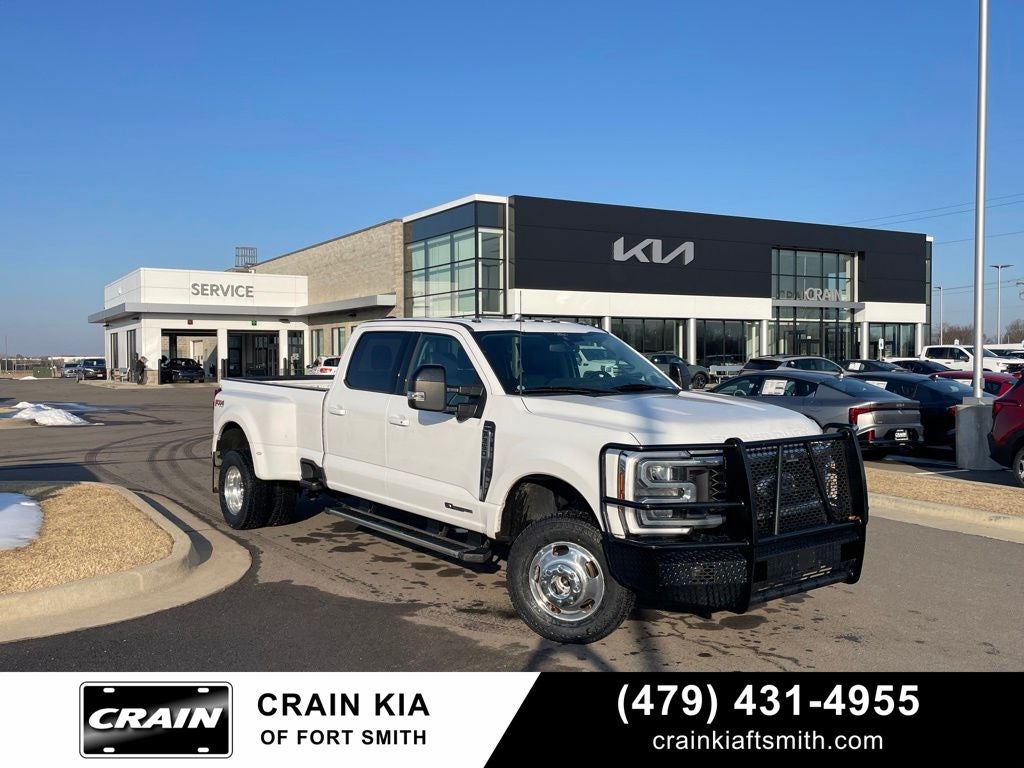 2024 Ford F-350SD Lariat 4X4 / NAV / HEATED SEATS