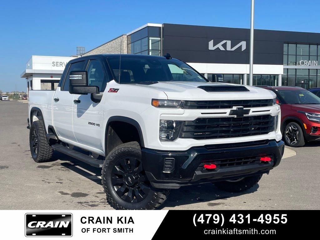 2024 Chevrolet Silverado 2500HD Custom 4X4 / ONE OWNER