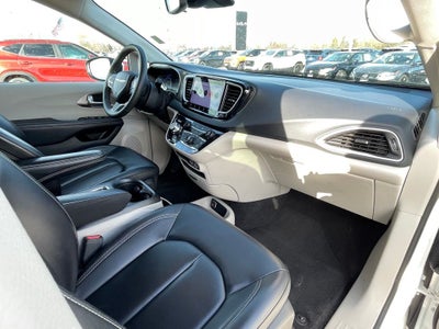 2023 Chrysler Pacifica Touring L HEATED SEATS / ONE OWNER