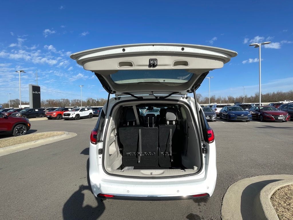 2023 Chrysler Pacifica Touring L HEATED SEATS / ONE OWNER