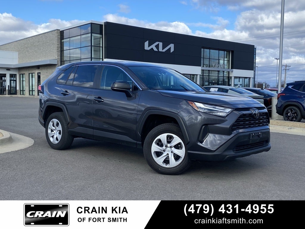 2024 Toyota RAV4 LE ONE OWNER / AWD