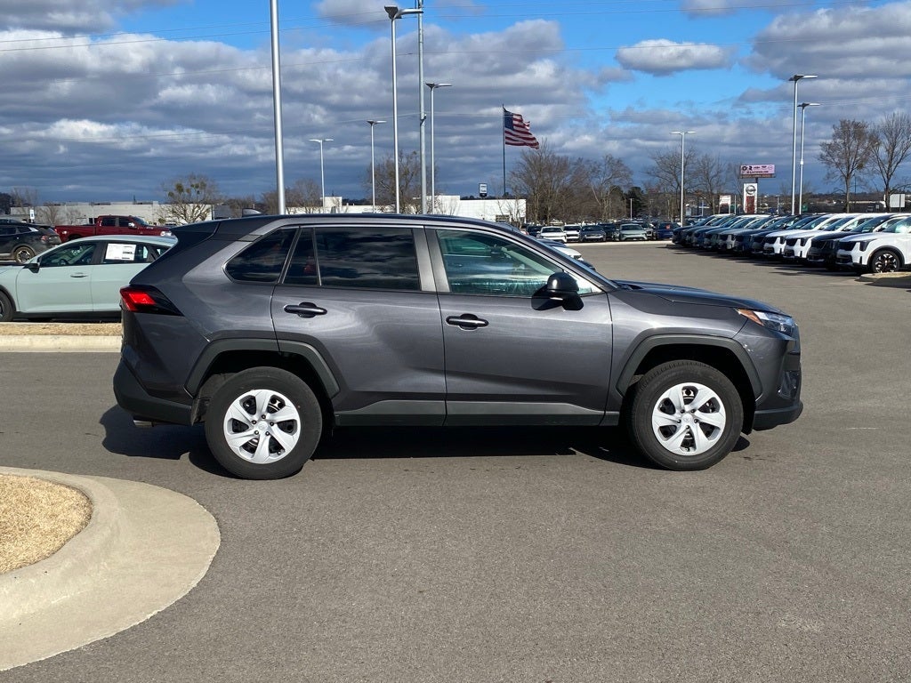 2024 Toyota RAV4 LE ONE OWNER / AWD