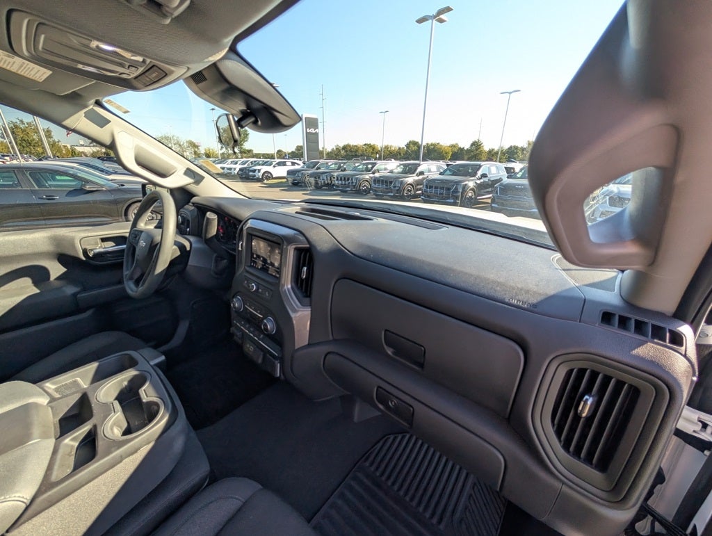 2024 Chevrolet Silverado 1500 Custom 4X4 / ONE OWNER