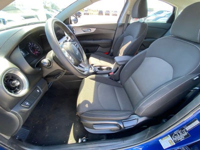 2024 Kia Forte LXS ONE OWNER / CLEAN CARFAX