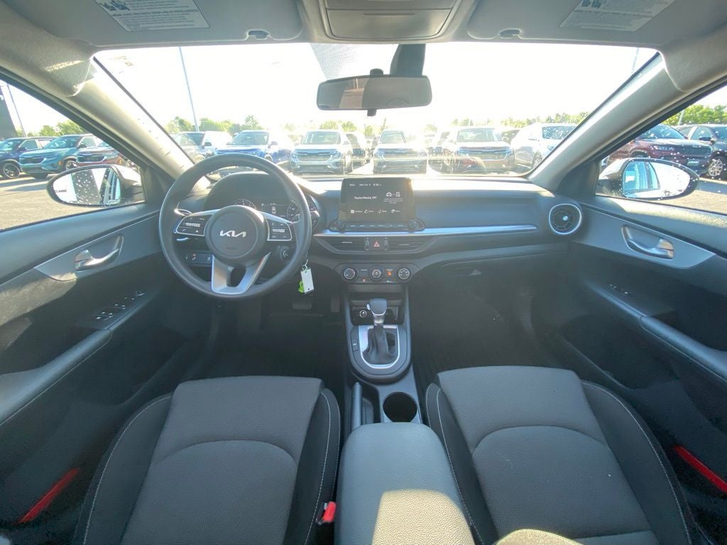 2024 Kia Forte LXS CPO / TECH PACKAGE