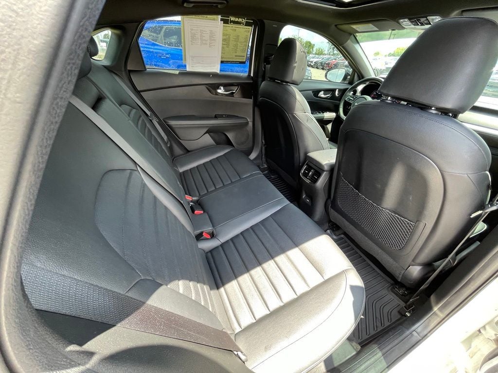 2023 Kia Forte GT-Line SUNROOF / NAV / HEATED SEATS