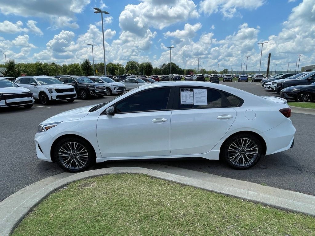 2023 Kia Forte GT-Line SUNROOF / NAV / HEATED SEATS