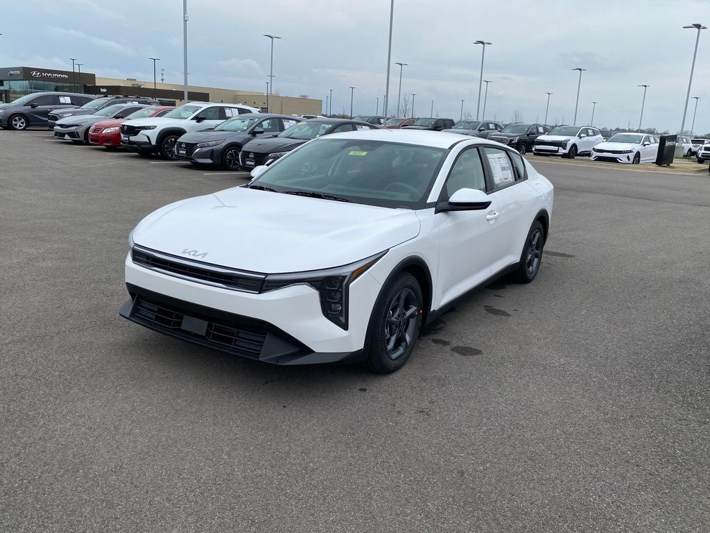 2026 Kia K4 LXS