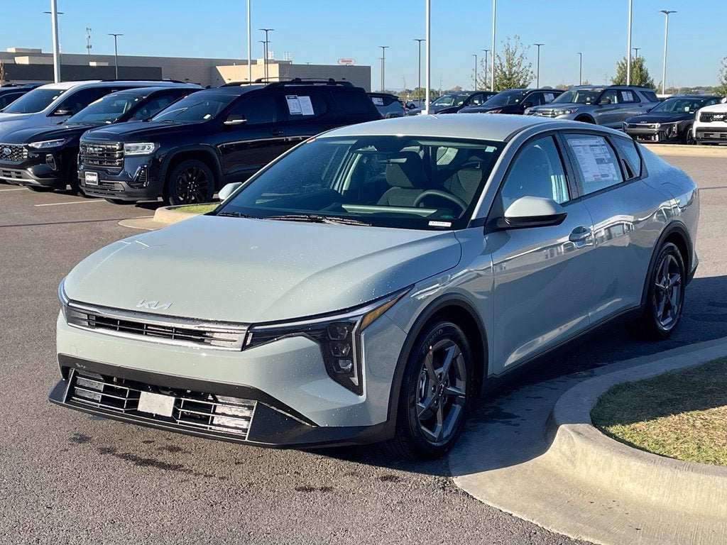 2026 Kia K4 LXS