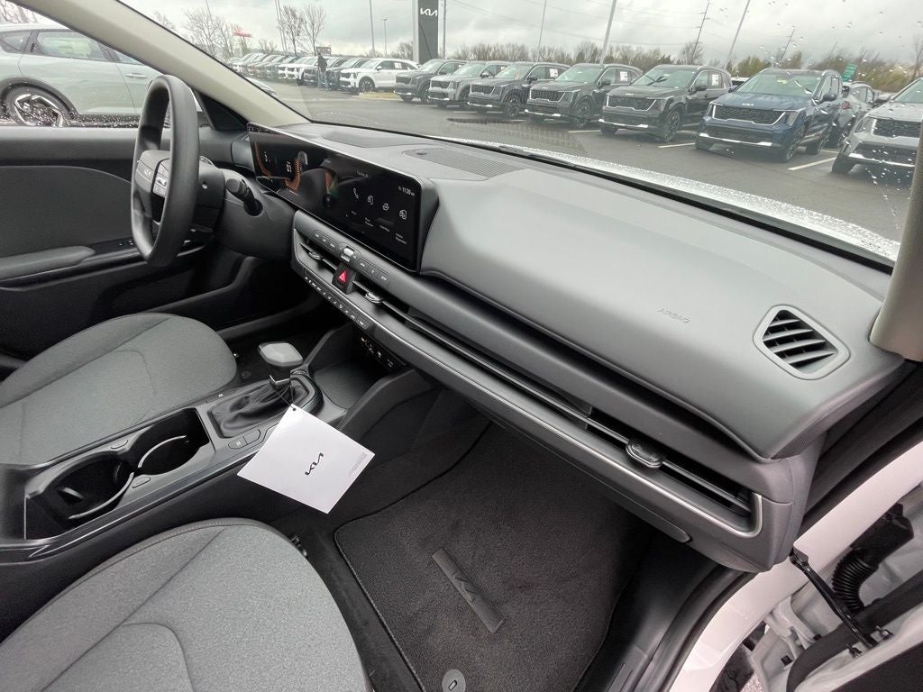 2025 Kia K4 LX