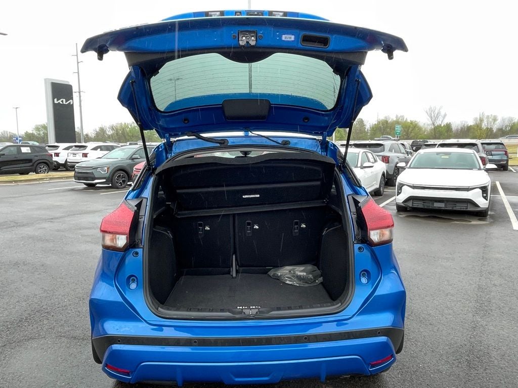 2024 Nissan Kicks SR