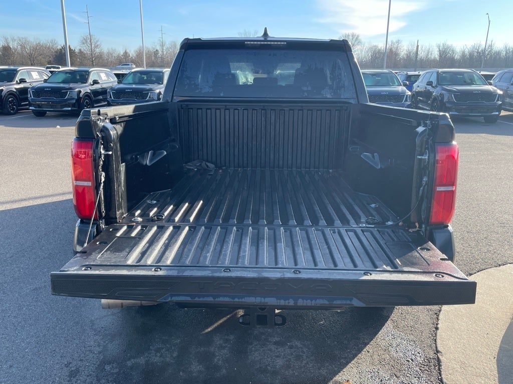 2024 Toyota Tacoma SR5 RWD / ONE OWNER / CLEAN CARFAX