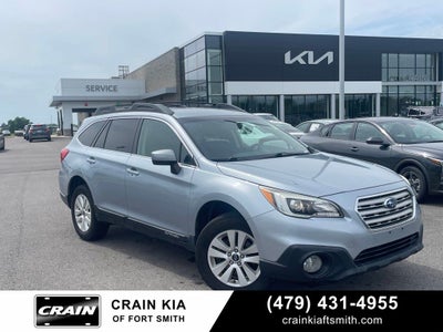 2017 Subaru Outback 2.5i Premium AWD /