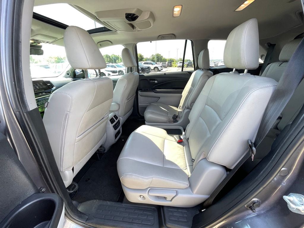 2021 Honda Pilot Touring 7 Passenger / 3RD ROW