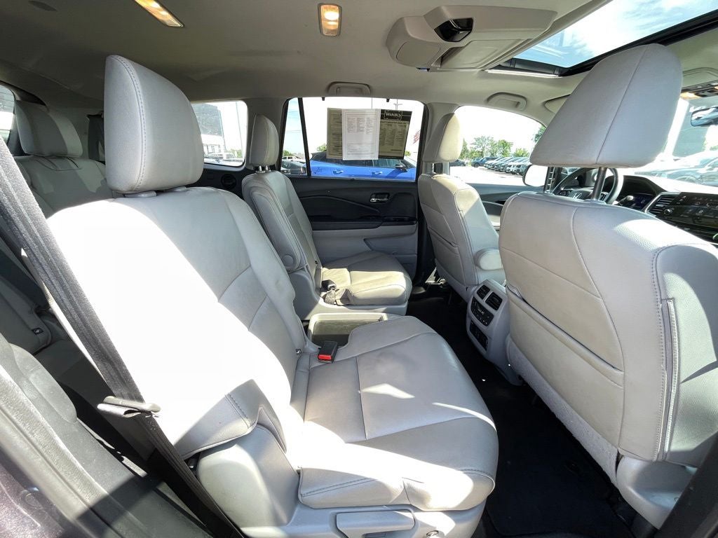 2021 Honda Pilot Touring 7 Passenger / 3RD ROW