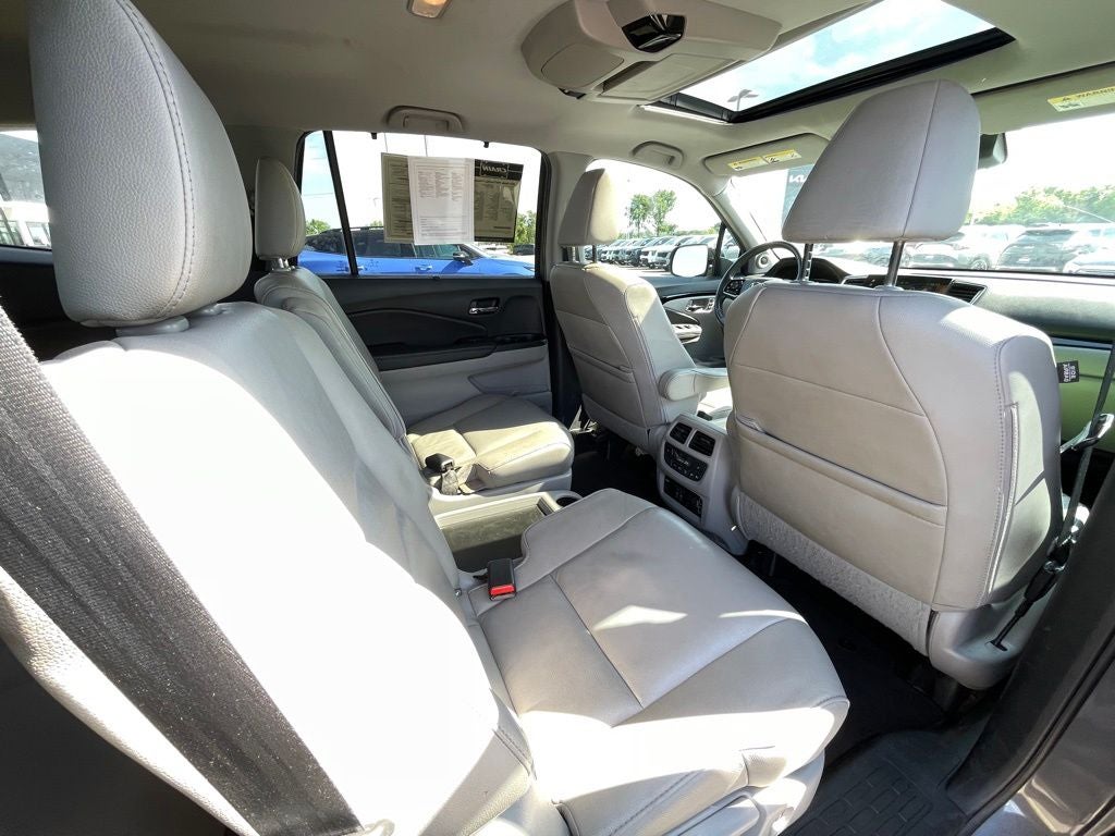 2021 Honda Pilot Touring 7 Passenger / 3RD ROW