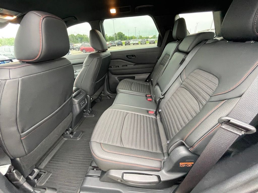 2026 Nissan Pathfinder Rock Creek 4X4 / HEATED SEATS / ONE OWNER