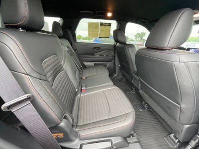 2026 Nissan Pathfinder Rock Creek 4X4 / HEATED SEATS / ONE OWNER