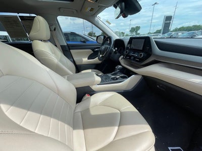 2023 Toyota Highlander Hybrid XLE