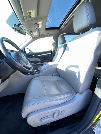 2016 Toyota Highlander XLE V6 HEATED SEATS / NAV