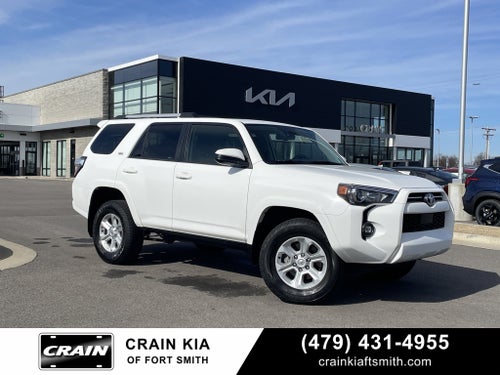 2023 Toyota 4Runner SR5 4X4 / ONE OWNER